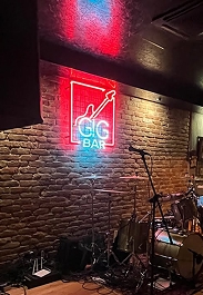 Gig Bar